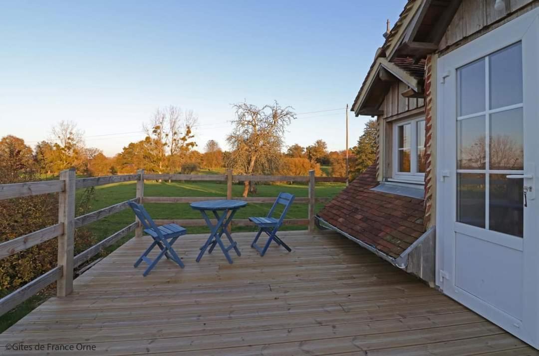 Le Fiege gîte cosy et confort Torchamp Extérieur photo
