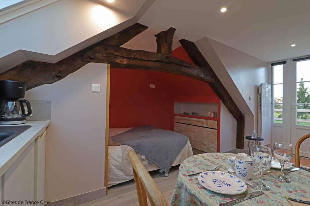 Le Fiege gîte cosy et confort Torchamp Extérieur photo