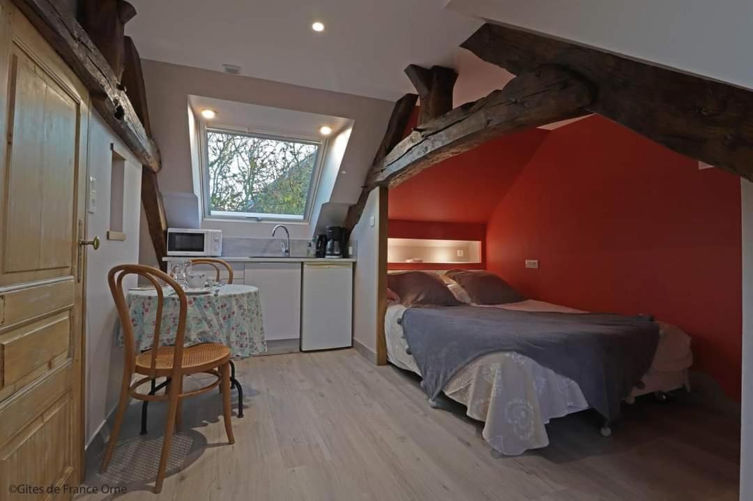 Le Fiege gîte cosy et confort Torchamp Extérieur photo